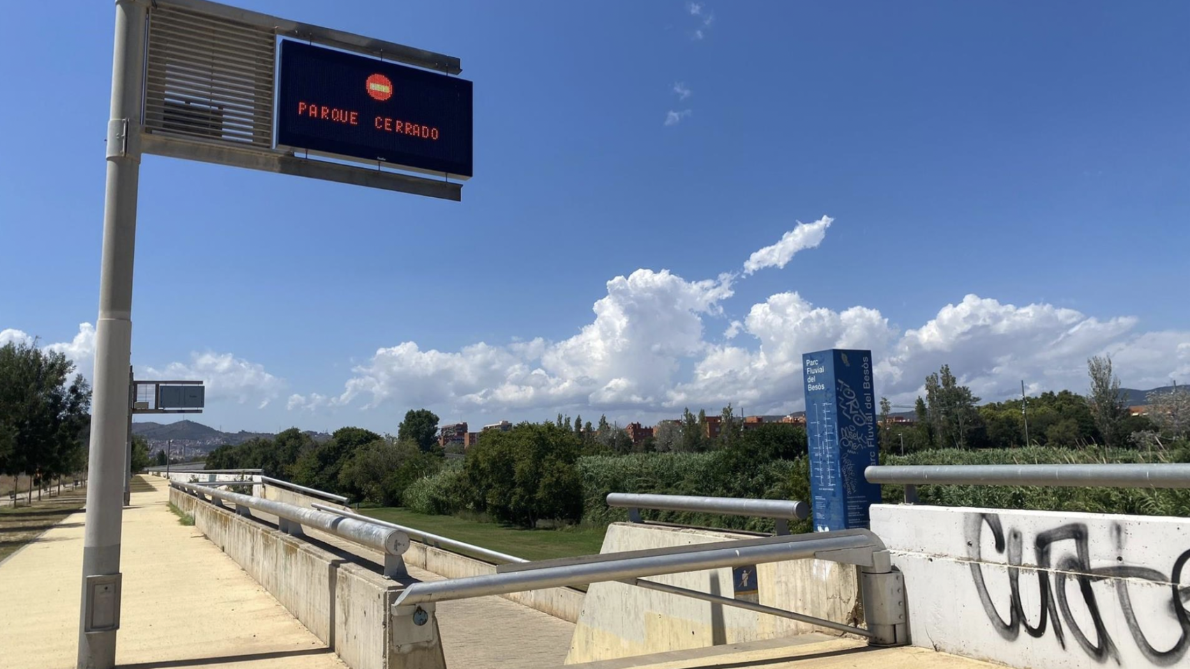 Cierra el parque fluvial del Besòs por las fuertes lluvias de este sábado en Barcelona