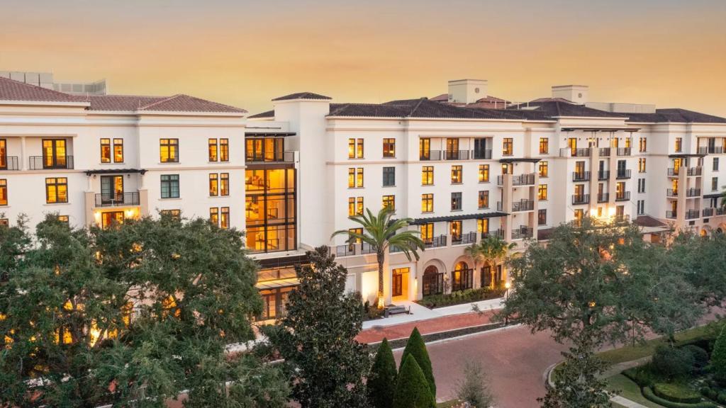 El Hotel The Alfond Inn