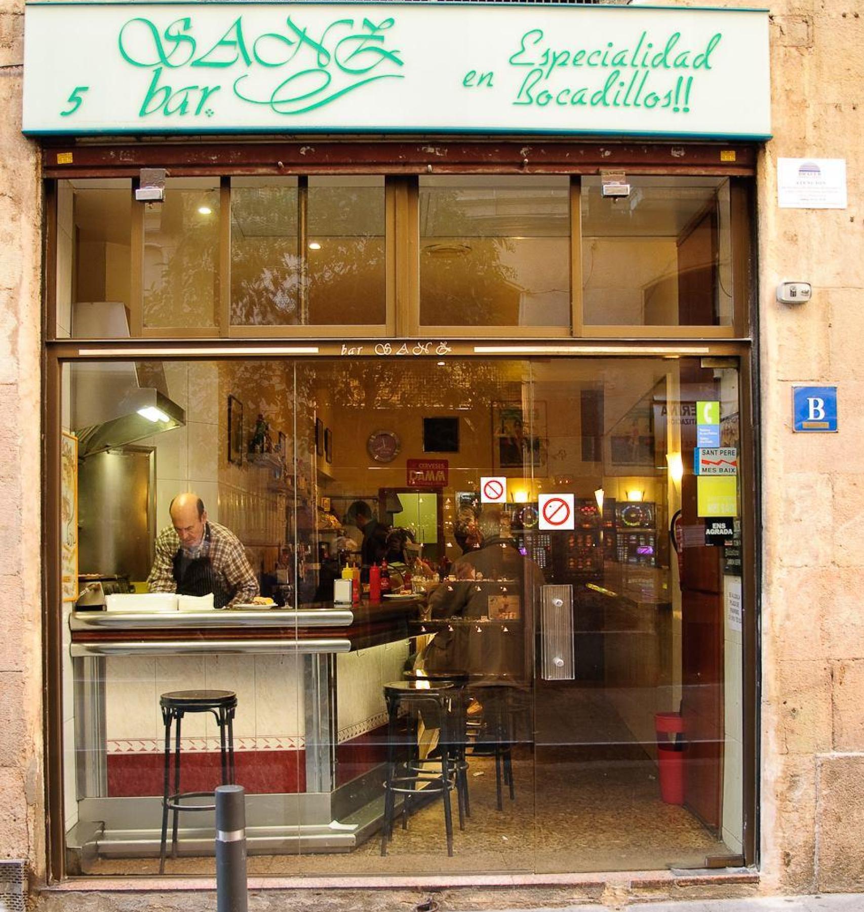 Fachada Bocadillos Sanz