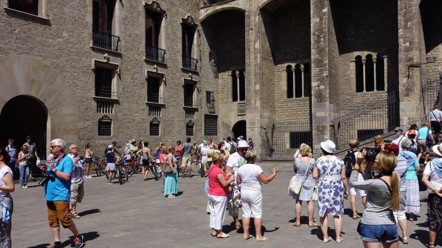 Turistas en Ciutat Vella