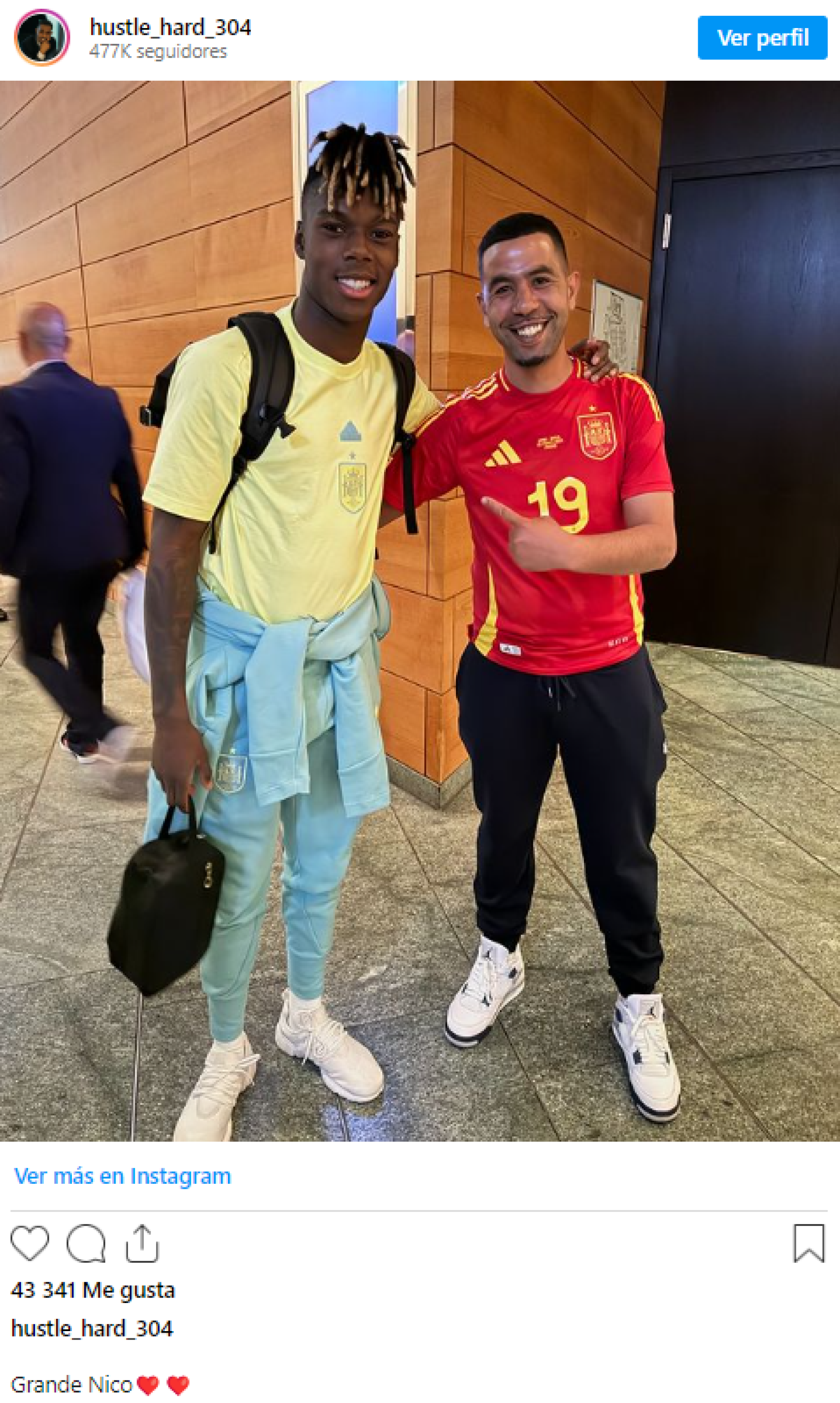 La foto del padre de Lamine Yamal con Nico Williams