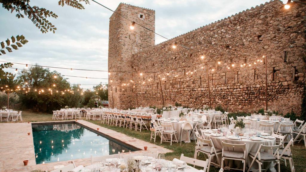 Piscina de un hotel-castillo