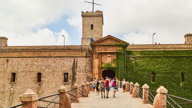 Acceso al Castillo de Montjuïc