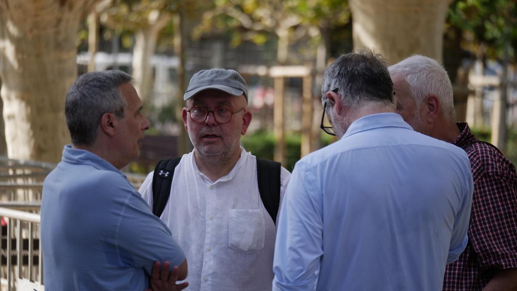 El abogado de Carles Puigdemont, Gonzalo Boye, junto a Josep Lluís Alay, Jami Matamala y Jordi Cabré