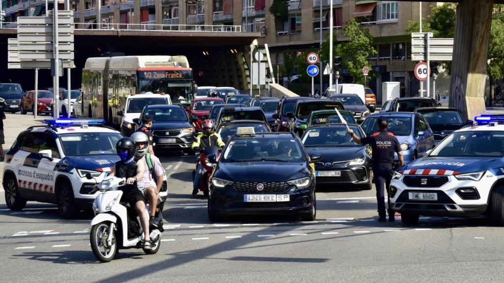 Los Mossos d'Esquadra realizan controles policiales tras el regreso del expresidente de la Generalitat Carles Puigdemont, enmarcado en la ‘Operación Jaula'