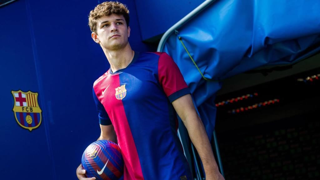 Juan Piera, en su presentación como el nuevo fichaje del Barça B