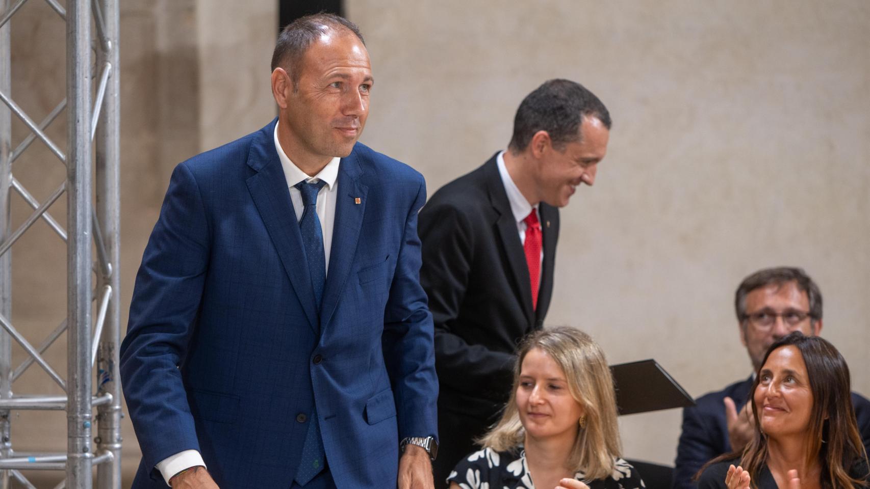 El 'conseller' de deportes, Berni Álvarez, en la toma de posesión del 'govern' de Salvador Illa