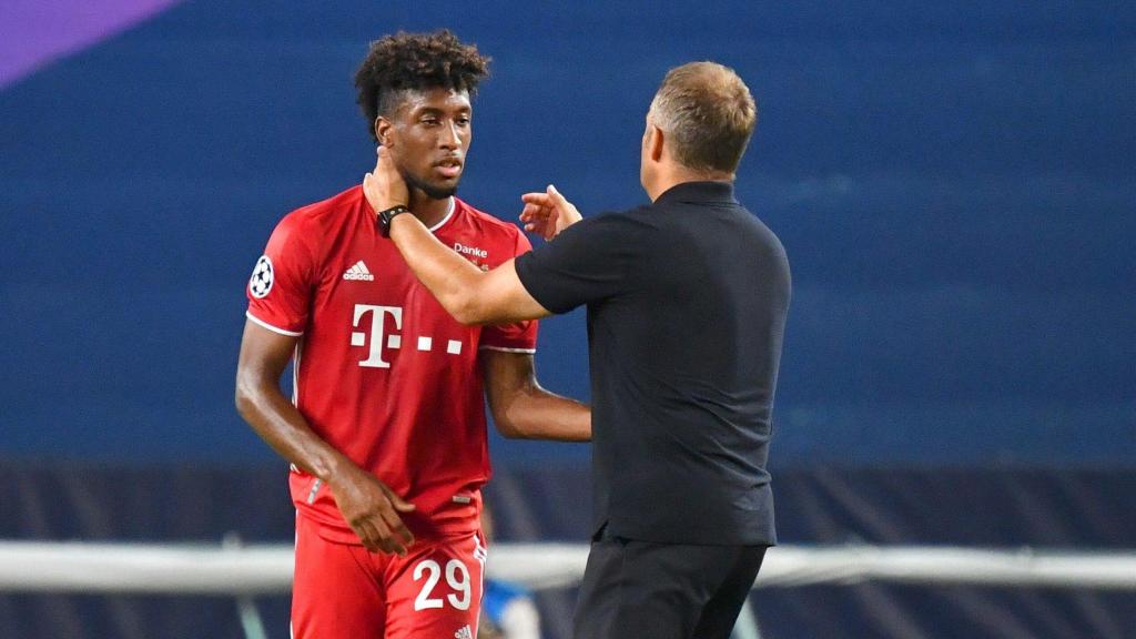 Hansi Flick junto a Kingsley Coman en el Bayern