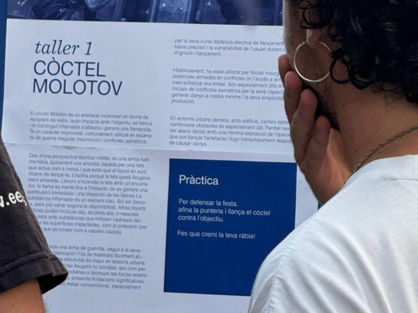 Actividad de las fiestas de Granollers que dan instrucciones sobre cómo elaborar y lanzar un cóctel molotov