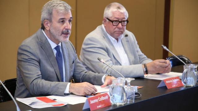 El alcalde de Barcelona y presidente del Área Metropolitana de Barcelona (AMB), Jaume Collboni, junto al vicepresidente del AMB, Antonio Balmón en una imagen de archivo