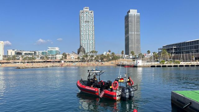 Los Bombers de Barcelona estrenan nuevo local en el Port Olímpic