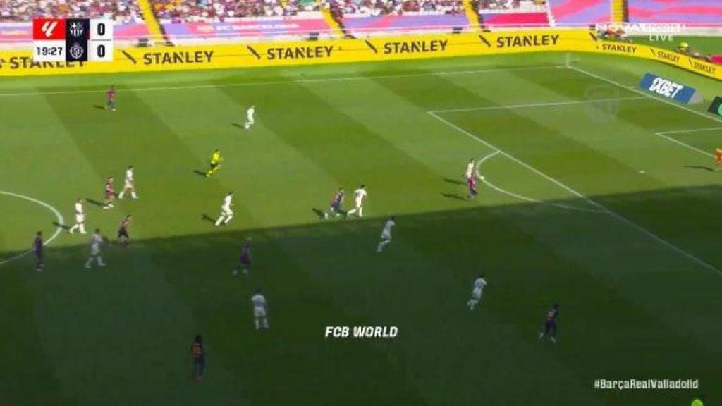Captura del Barça-Valladolid, con todos los jugadores en campo contrario
