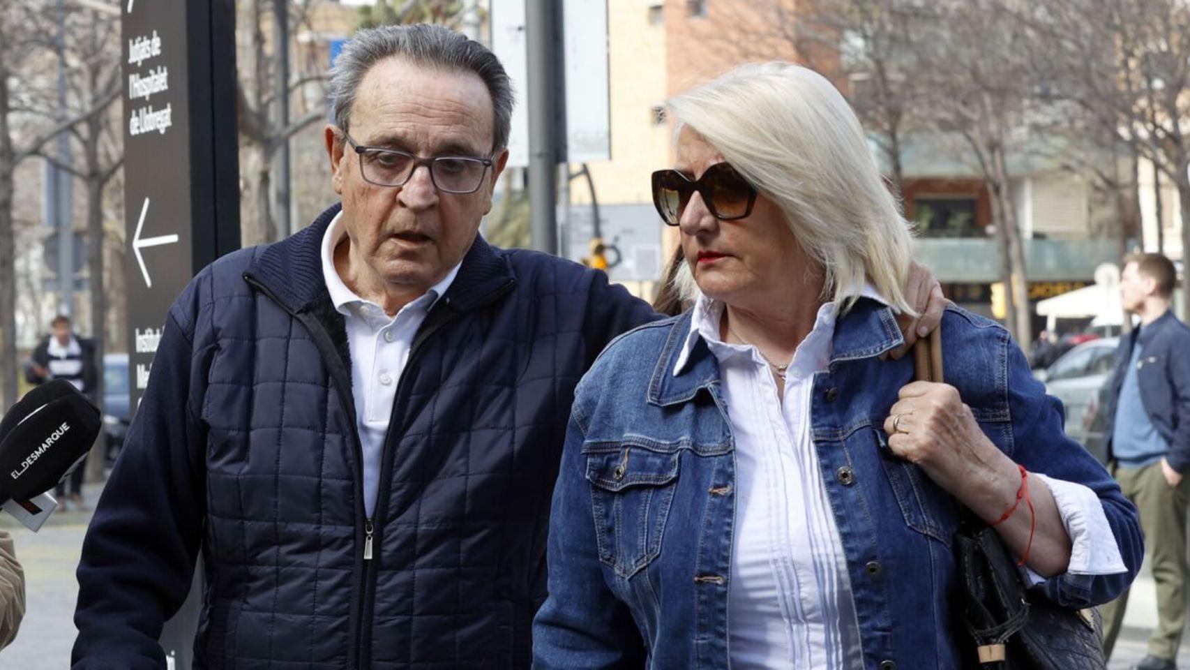 José María Enríquez Negreira, exvicepresidente del CTA, junto a su mujer