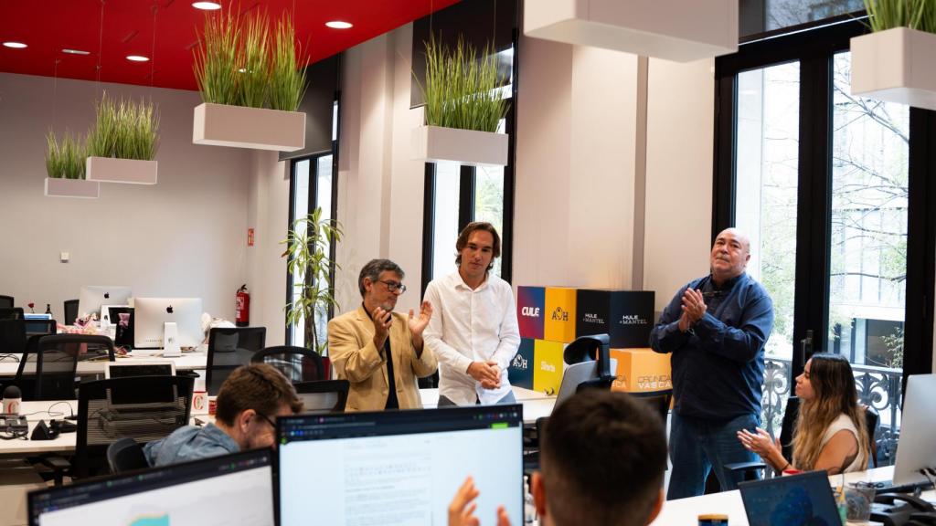 Manel Manchón, Arturo Esteve i Xavier Salvador, a l'anunci dels nous nomenaments a la redacció