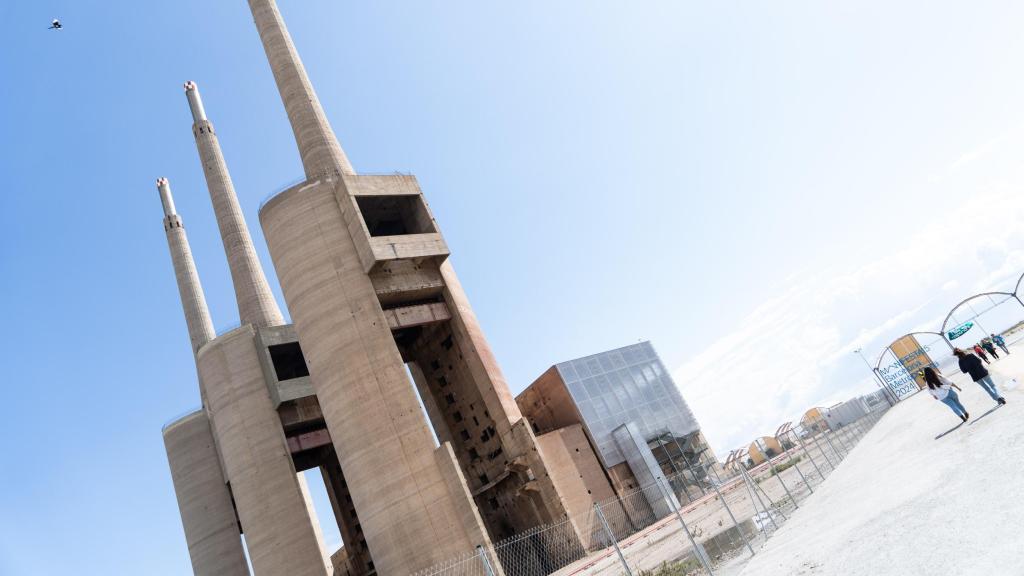 Imatge d'arxiu de les Tres Xemeneies de Sant Adrià