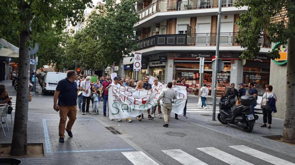 Los vecinos de Sant Adrià en una manifestación anterior