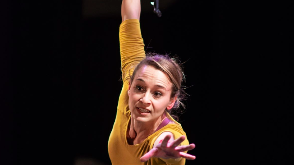 Espectacle de circ 'Ex-libris' al centre cívic Ateneu Fort Pienc