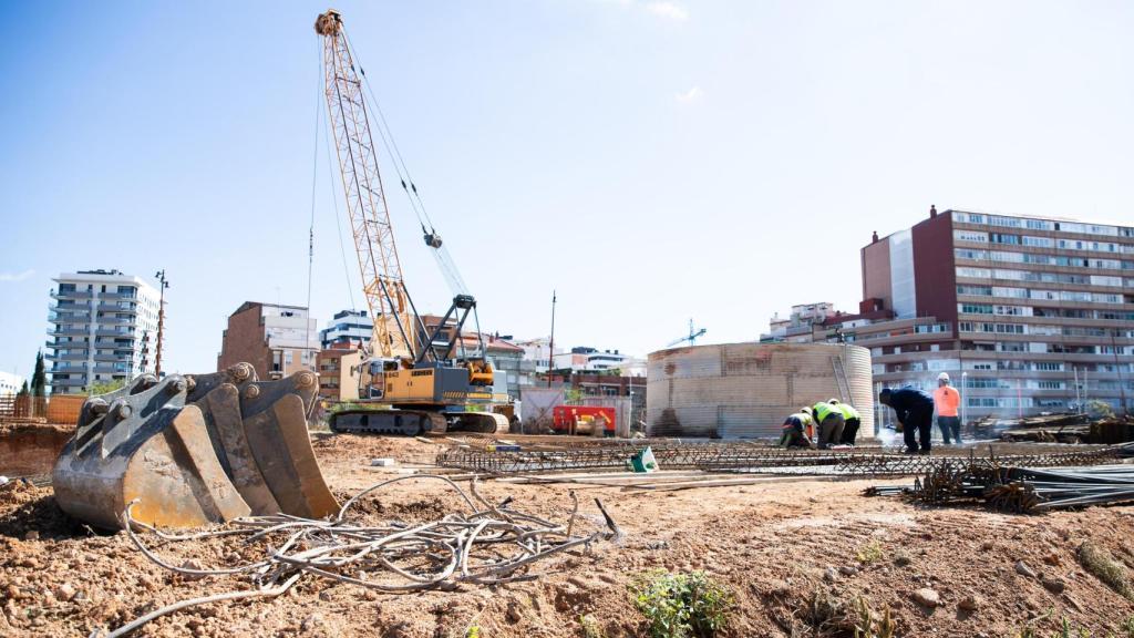 Sòl d'habitatges en construcció a Esplugues