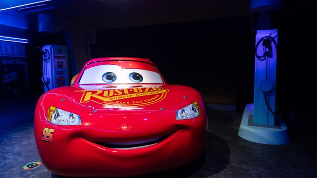 Una recreación de Rayo McQueen, en la exposición de Mundo Pixar