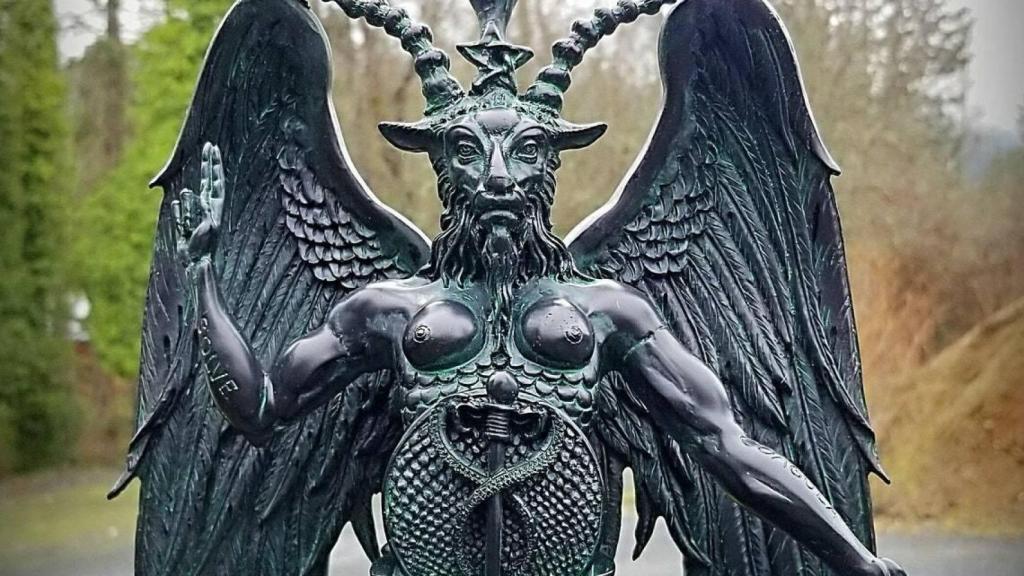 Una estatua de Baphomet