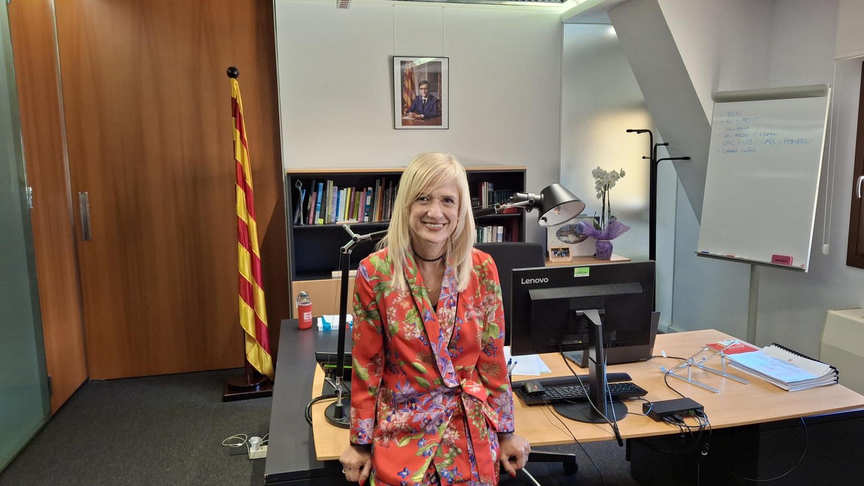 Pilar Díaz, delegada del Govern en Barcelona y exalcaldesa de Esplugues, en su despacho