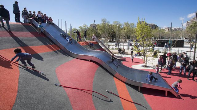 Toboganes gigantes del parque de les Glòries