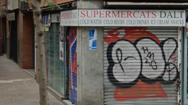 Supermercado 24 horas en la calle travessera de Dalt de Gràcia