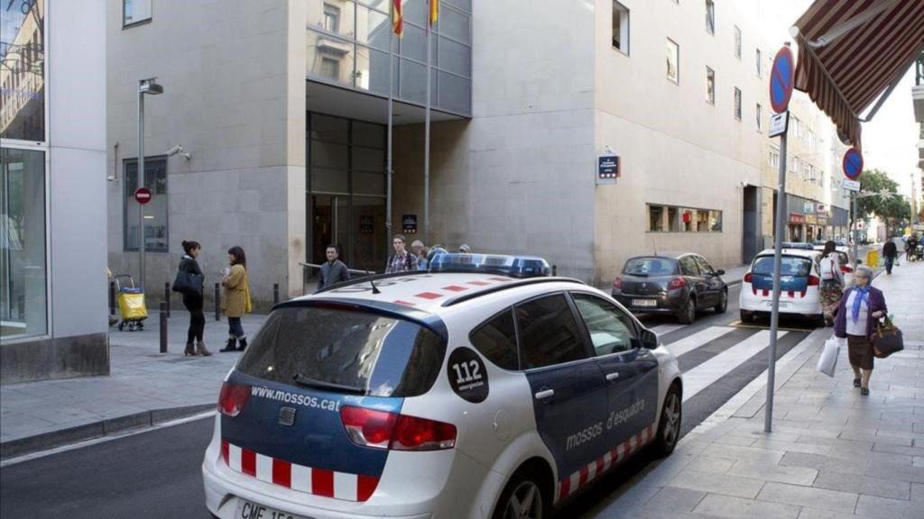 Exterior de la comissaria de mossos de Ciutat Vella
