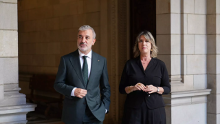Jaume Collboni, alcalde de Barcelona, y Carmen Zapata, alcaldesa de noche