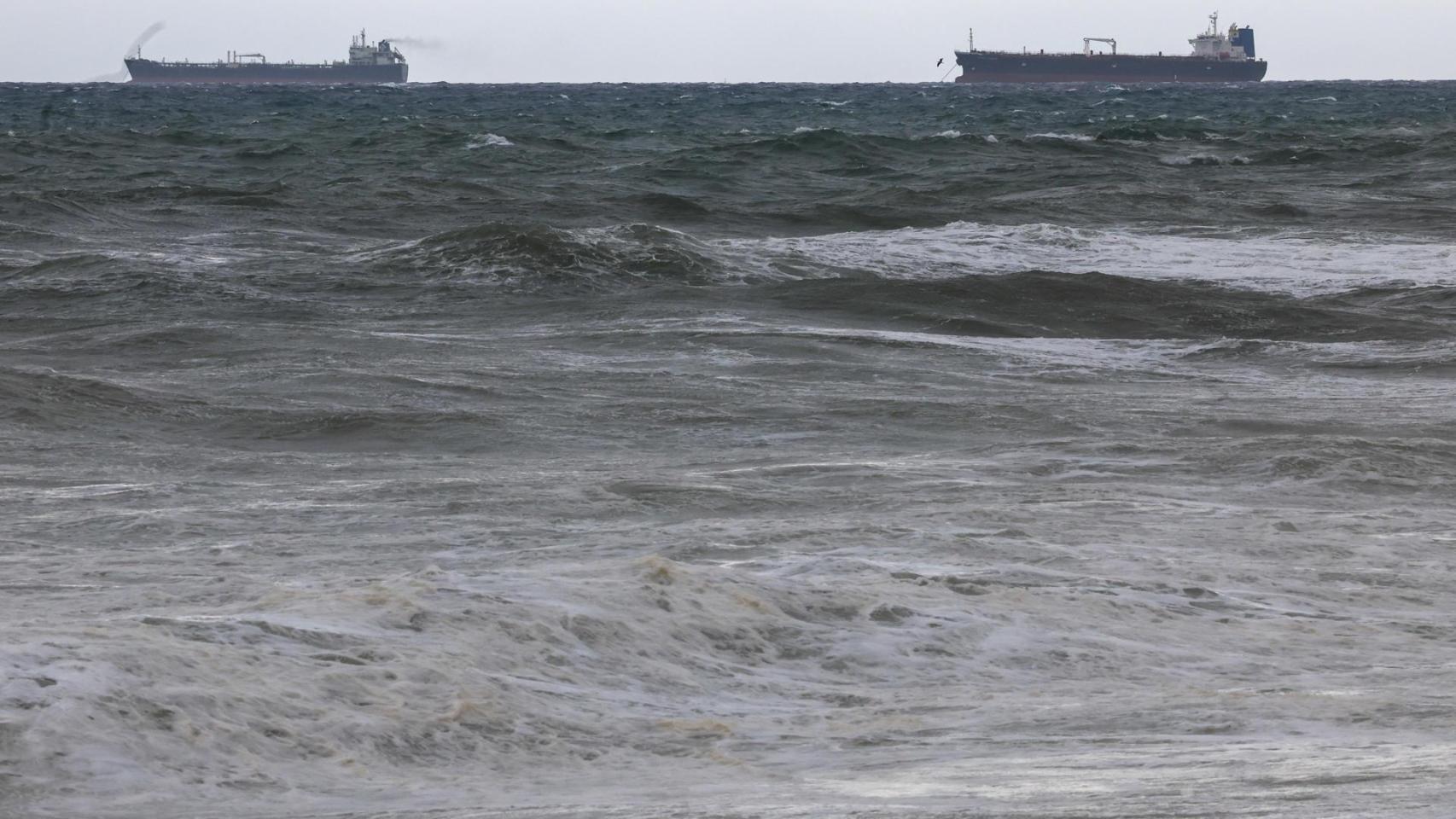 La playa de Barcelona durante el temporal