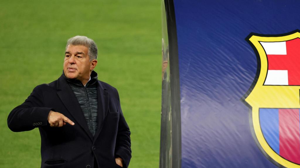 Joan Laporta en el estadio del Estrella Roja