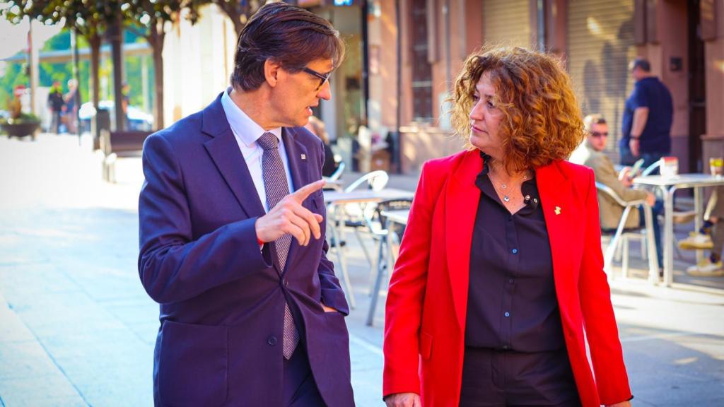 El president de Catalunya, Salvador Illa, i l'alcaldessa de Viladecans, Olga Morales