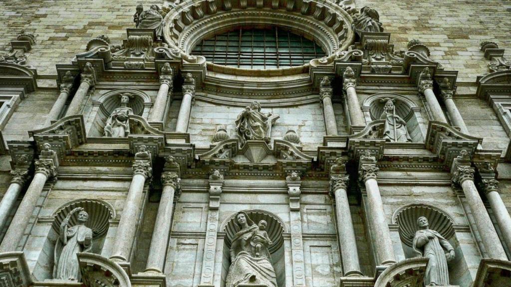Detalle de la fachada de la catedral de Girona