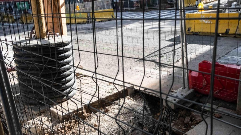 Obres al clavegueram del carrer de Vila i Vilà