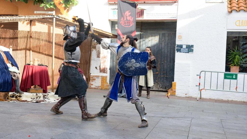 Simulación de una lucha durante la Feria Medieval de Viladecans