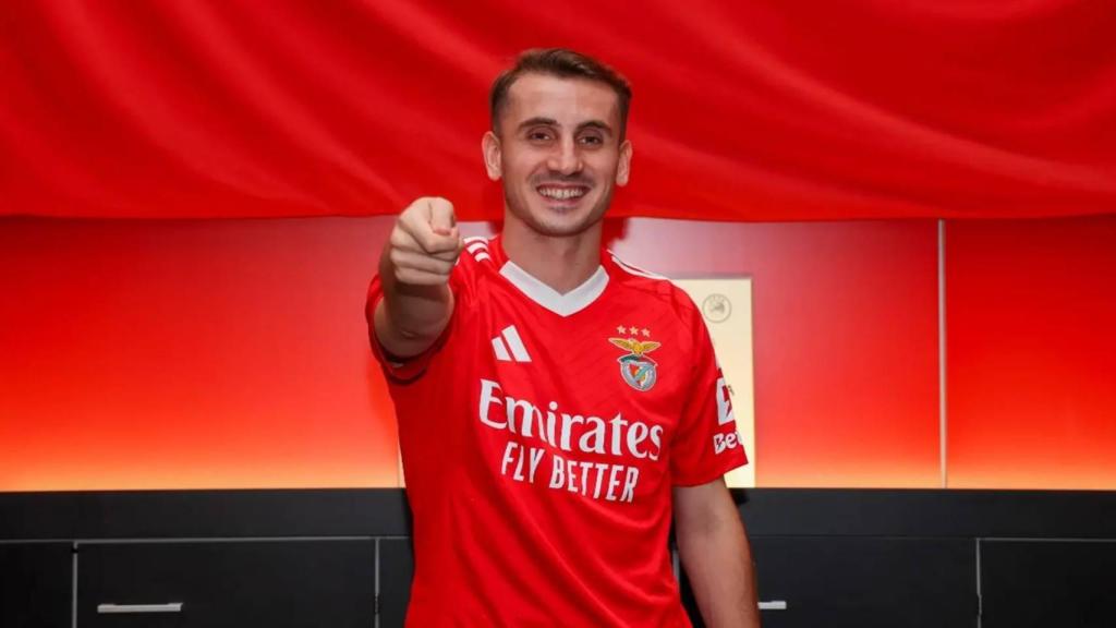 Kerem Aktürkoğlu, en su presentación con el Benfica