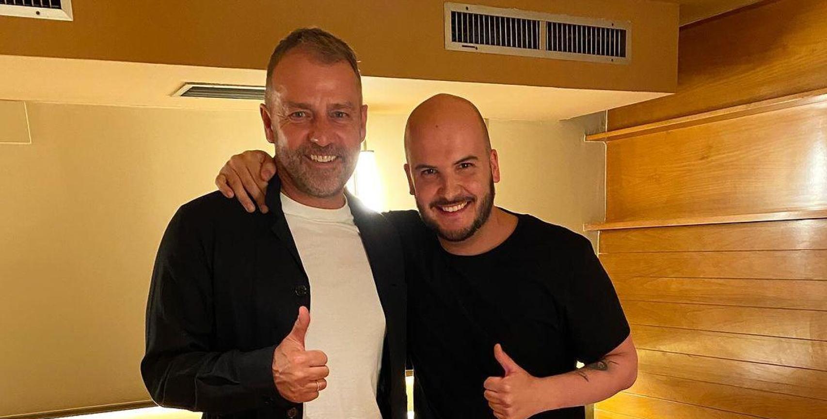 Hansi Flick con Víctor Pardo, chef de Can Ugal