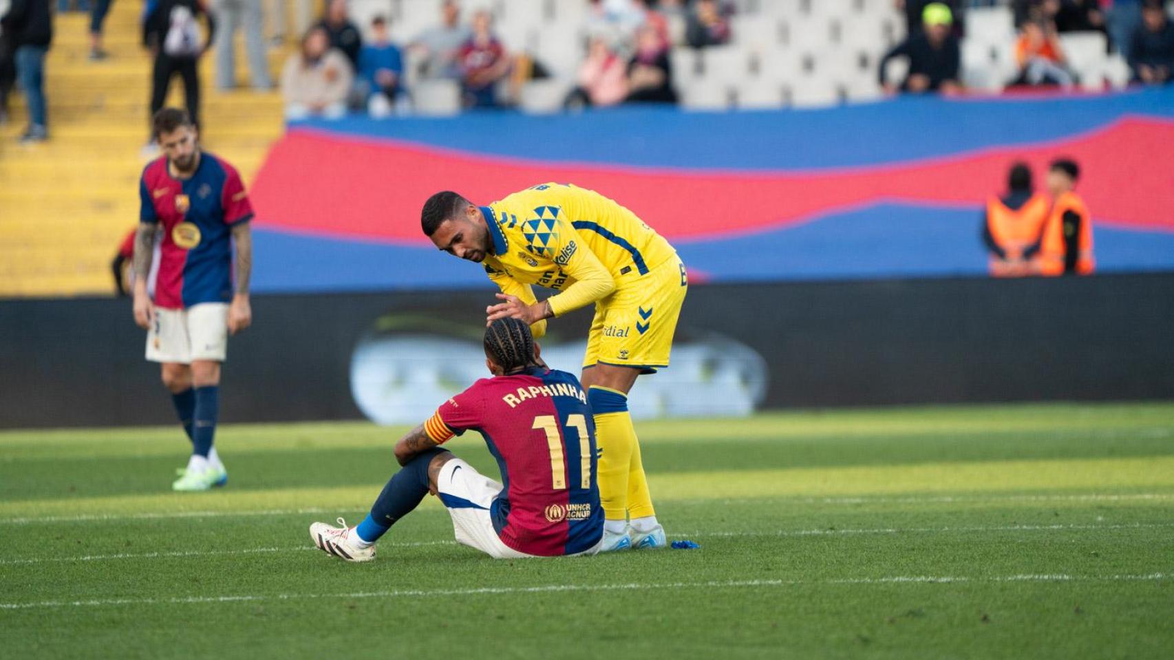 Raphinha durante el partido de Liga contra la UD Las Palmas, con la equipación del 125 aniversario