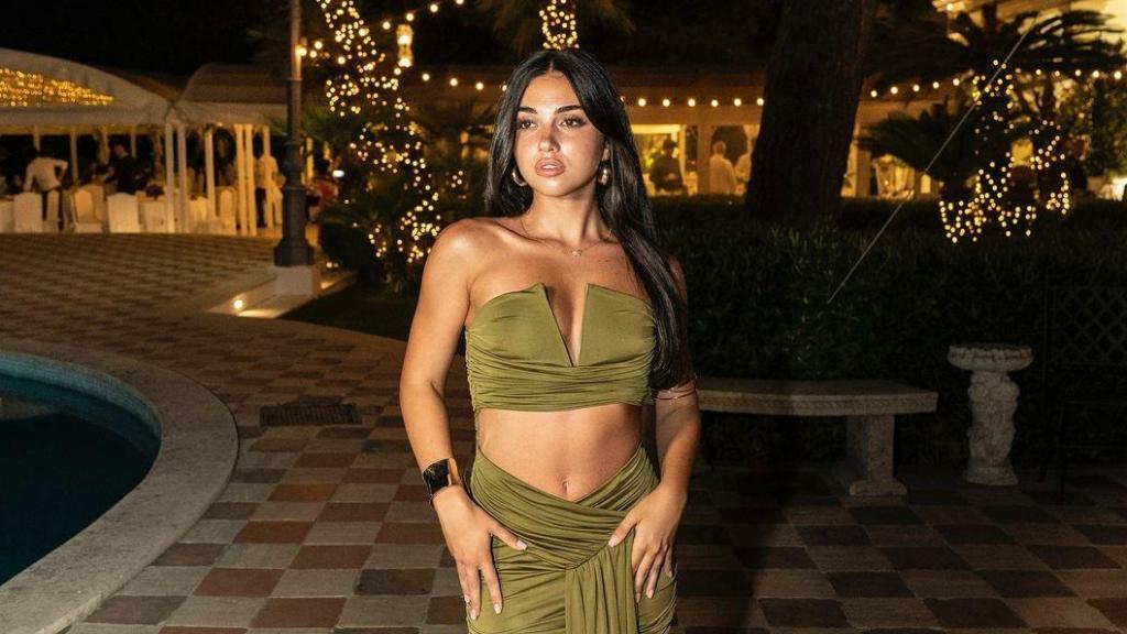 Anna Gegnoso posa con un vestido verde en su Instagram