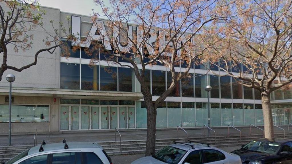 Fachada exterior de los cines Lauren de Viladecans