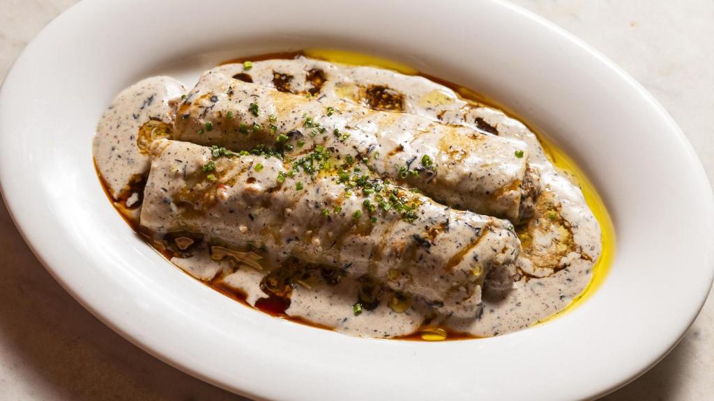 Canelons trufats de Cafè del Centre, cafeteria d'aires modernistes de l'Eixample