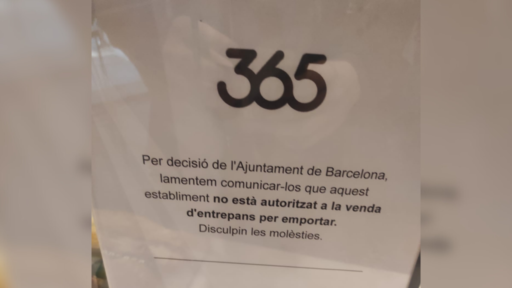 Cartel en el 365 Obrador de la calle de Pau Claris