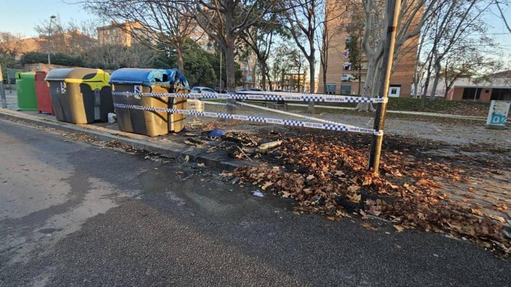 Un incendio de contenedores en Sant Adrià