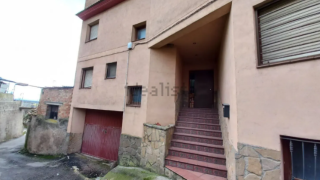 El pueblo de Cataluña donde puedes comprar un piso de 347 m2 por 96.000 euros