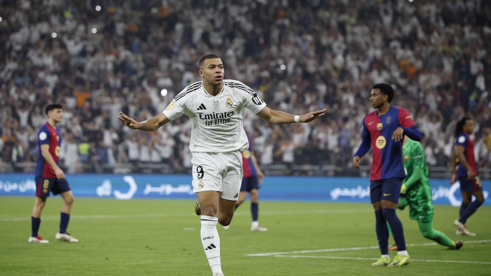 Kylian Mbappé celebra su gol al Barça en la final de la Supercopa de España