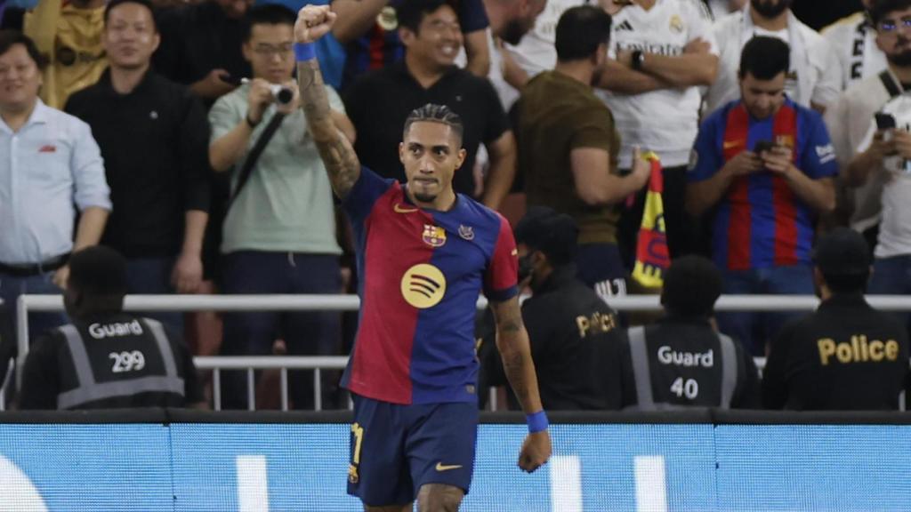 Raphinha celebra un gol al Real Madrid