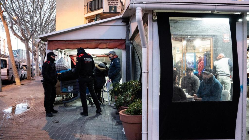 Operativo policial contra el mercadillo de la miseria de Badalona