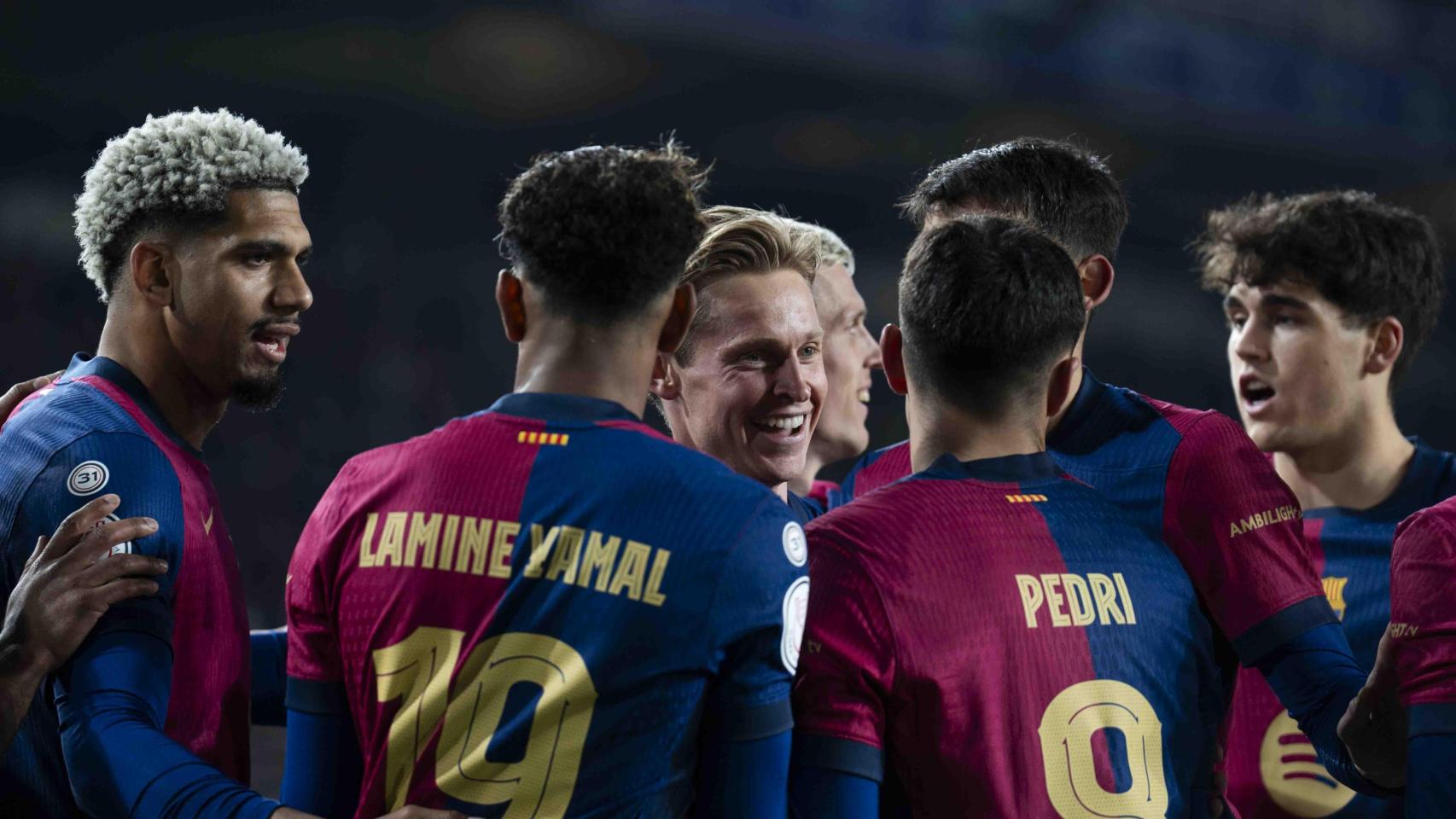 El Barça celebra un gol en Montjuïc contra el Betis