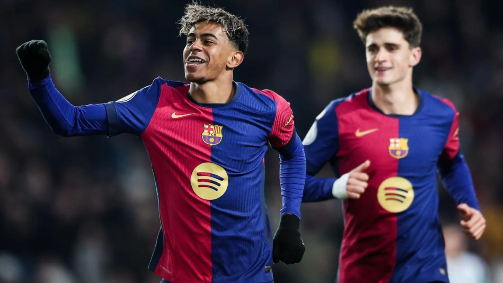 Lamine Yamal celebra su gol al Betis con Pau Víctor en Copa del Rey