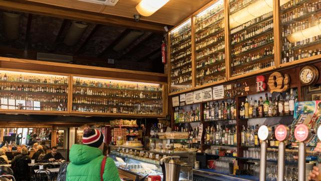 El interior del Quimet d'Horta